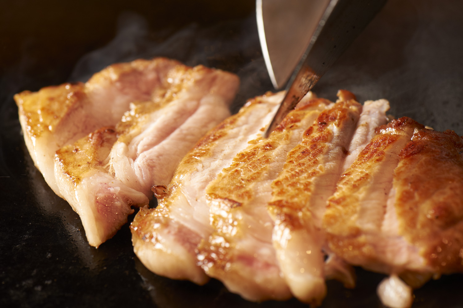 職人が目の前で焼き上げる